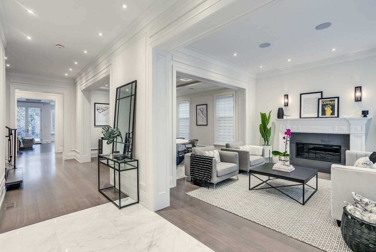 370 Glencairn Ave 370 Glencairn Ave Toronto