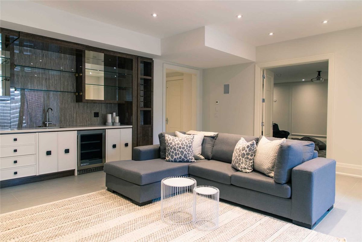 370 Glencairn Ave 370 Glencairn Ave Toronto