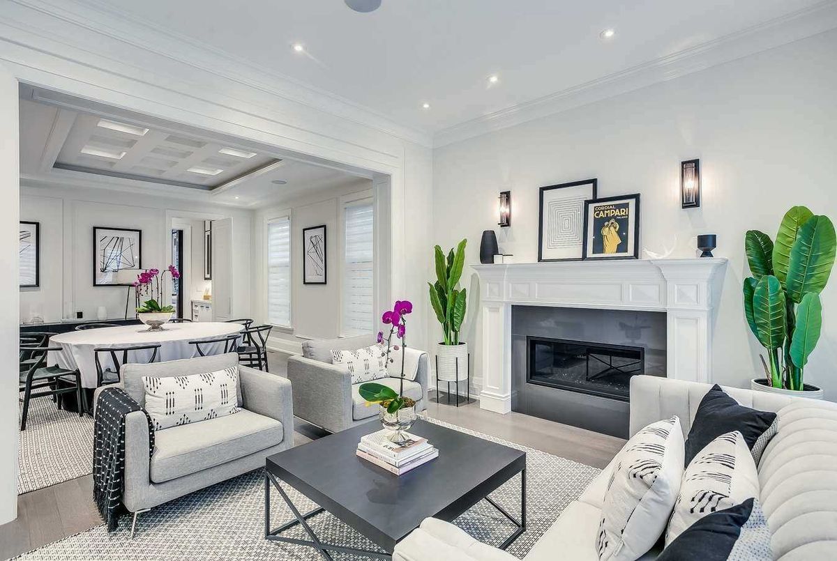 370 Glencairn Ave 370 Glencairn Ave Toronto