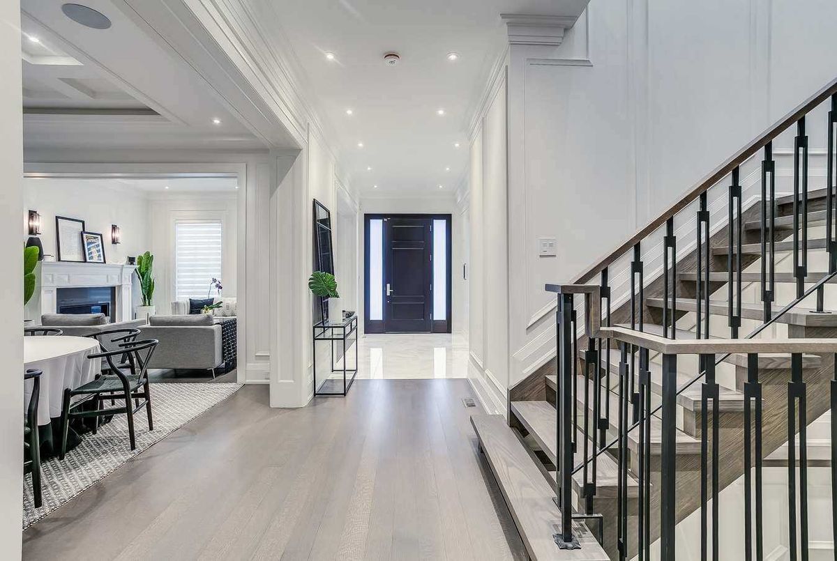 370 Glencairn Ave 370 Glencairn Ave Toronto
