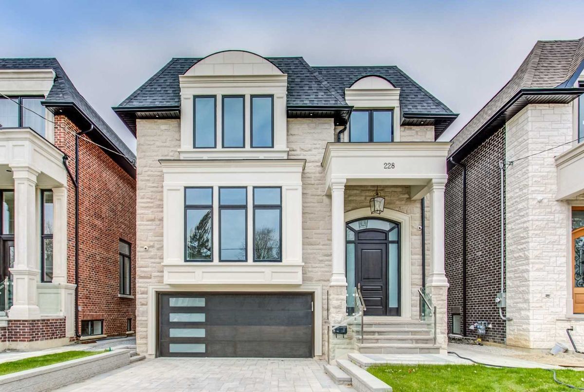 228 Wilfred Ave 228 Wilfred Ave Toronto