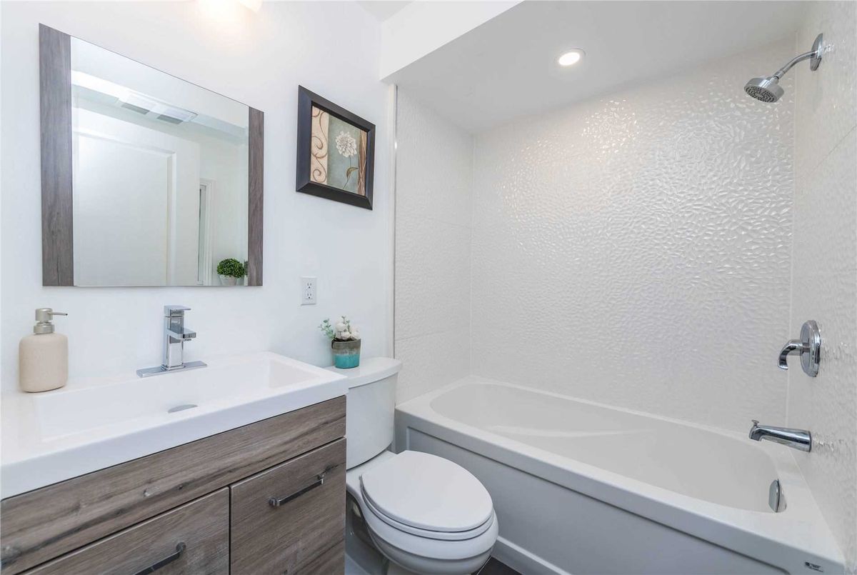 493 Roxton Rd 493 Roxton Rd Toronto