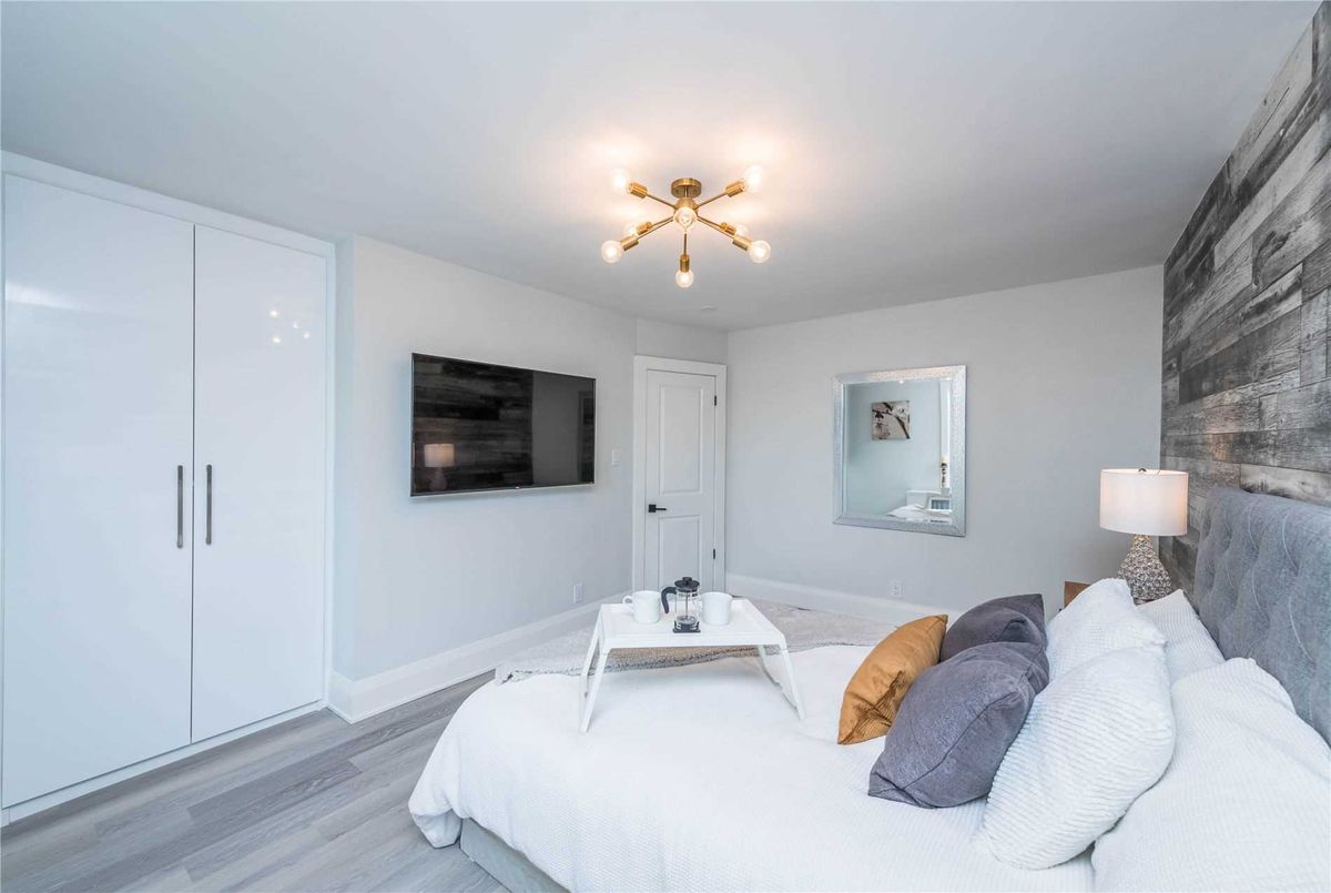 493 Roxton Rd 493 Roxton Rd Toronto