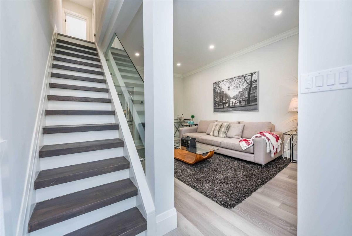 493 Roxton Rd 493 Roxton Rd Toronto