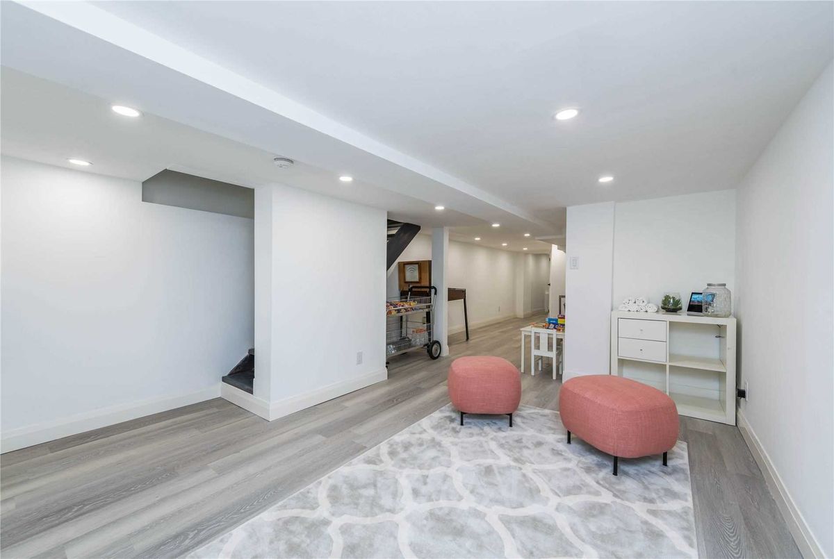 493 Roxton Rd 493 Roxton Rd Toronto