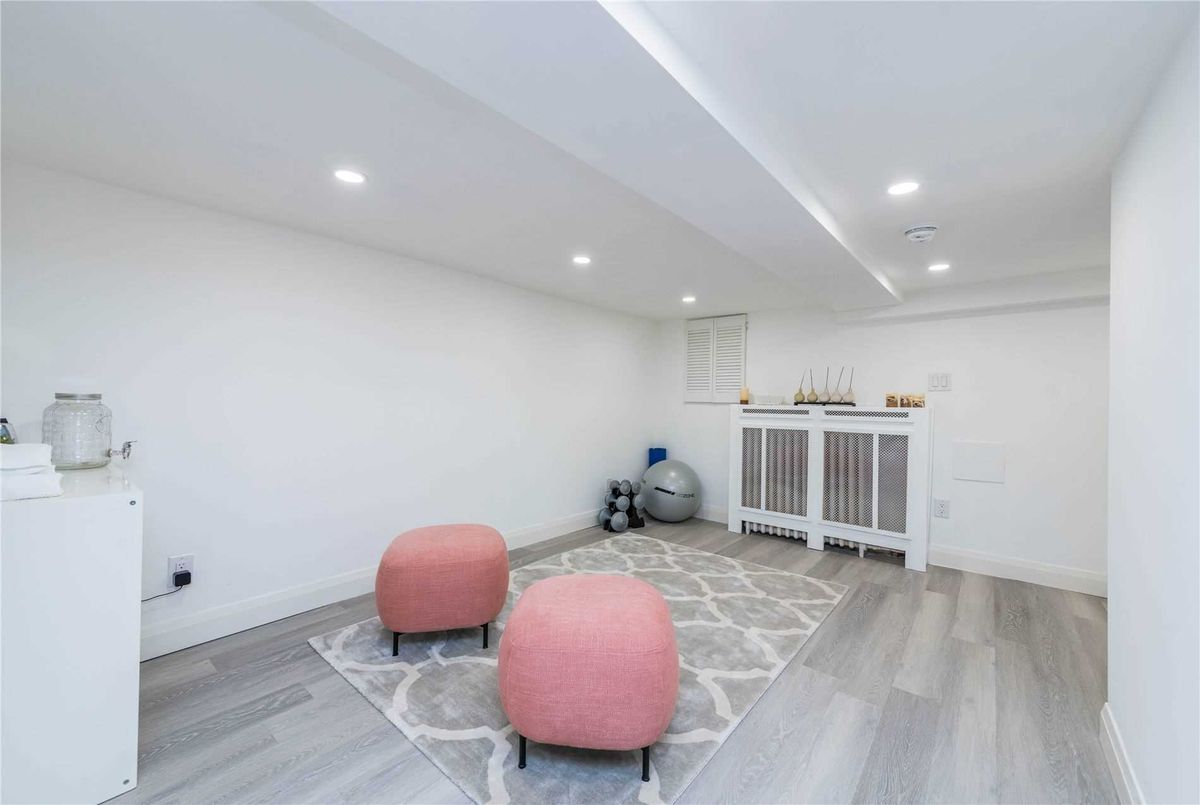 493 Roxton Rd 493 Roxton Rd Toronto