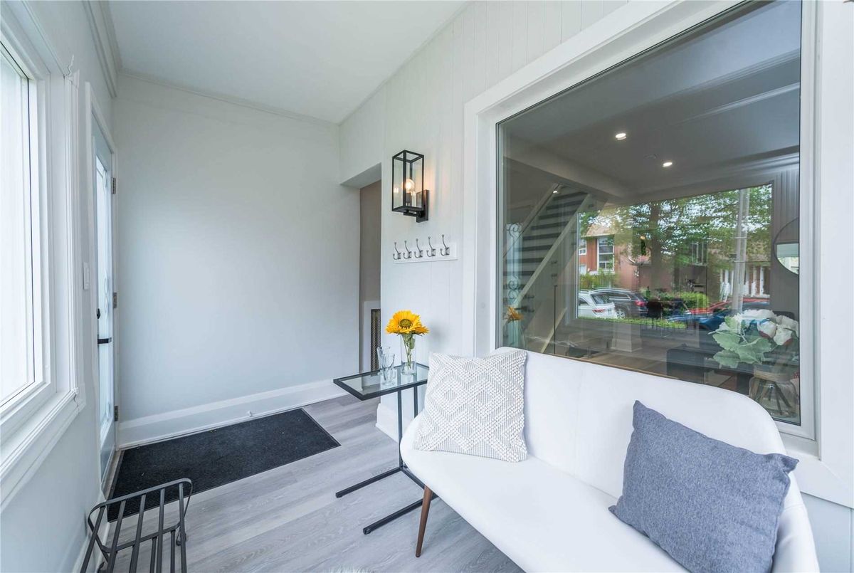 493 Roxton Rd 493 Roxton Rd Toronto
