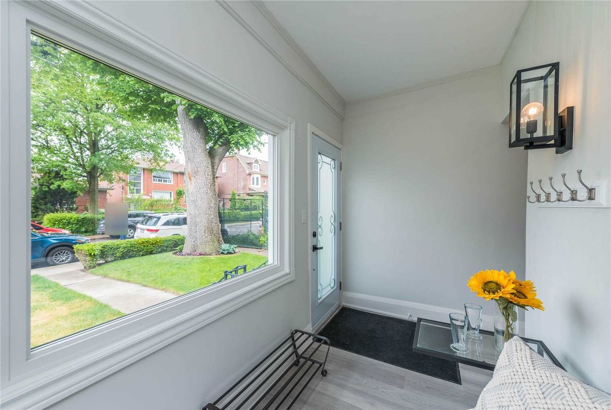 493 Roxton Rd 493 Roxton Rd Toronto