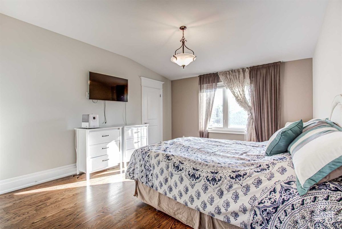 136 Homewood Ave 136 Homewood Ave Toronto