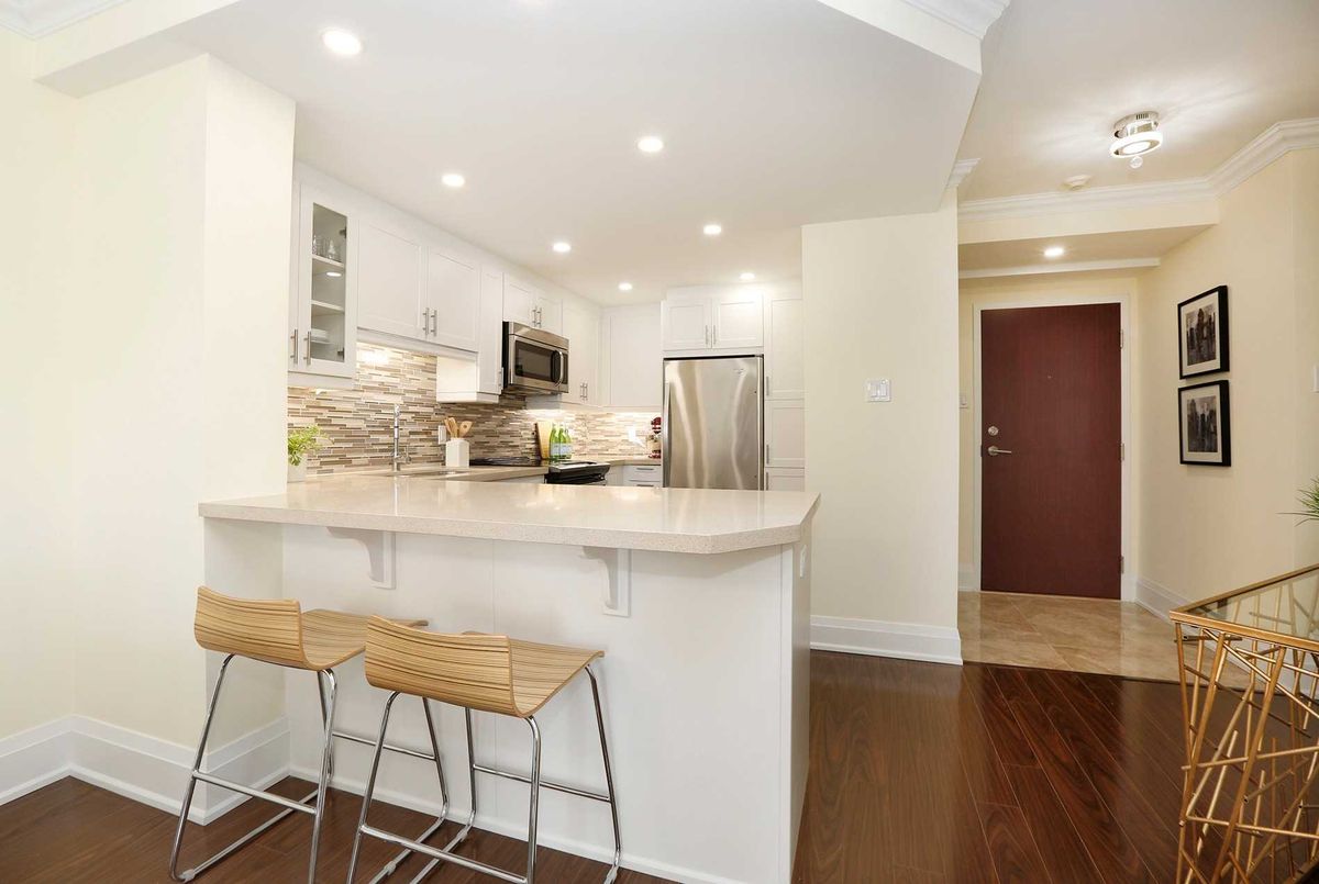 614-1121 Steeles Ave W 614-1121 Steeles Ave W Toronto
