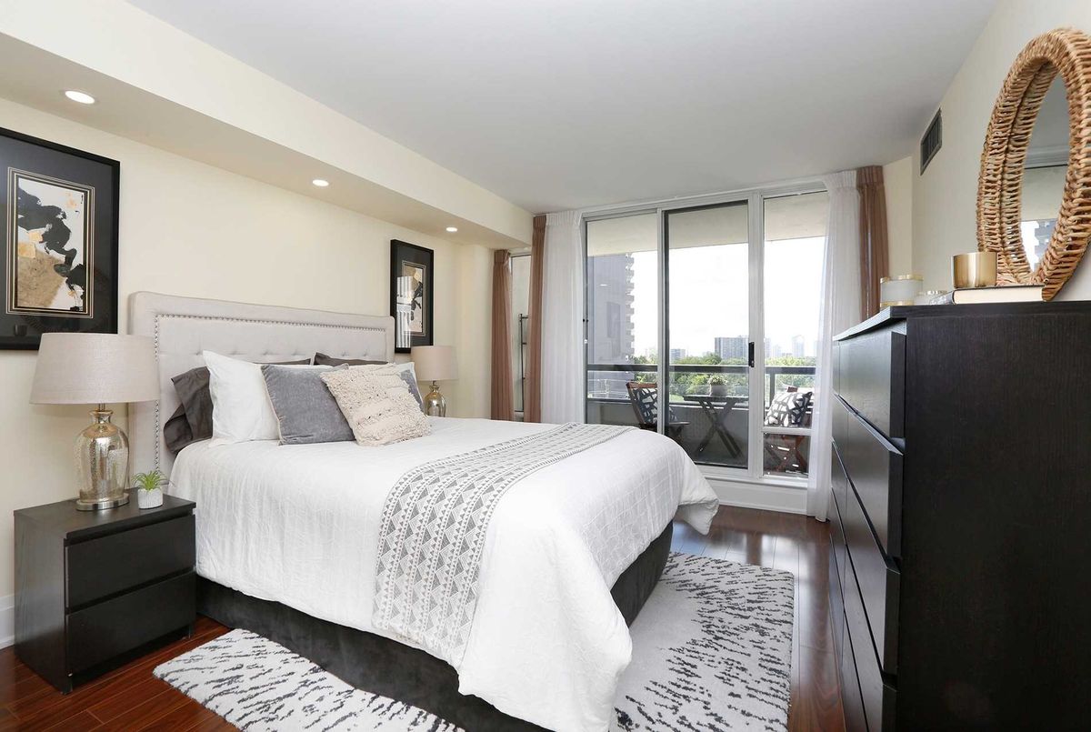 614-1121 Steeles Ave W 614-1121 Steeles Ave W Toronto