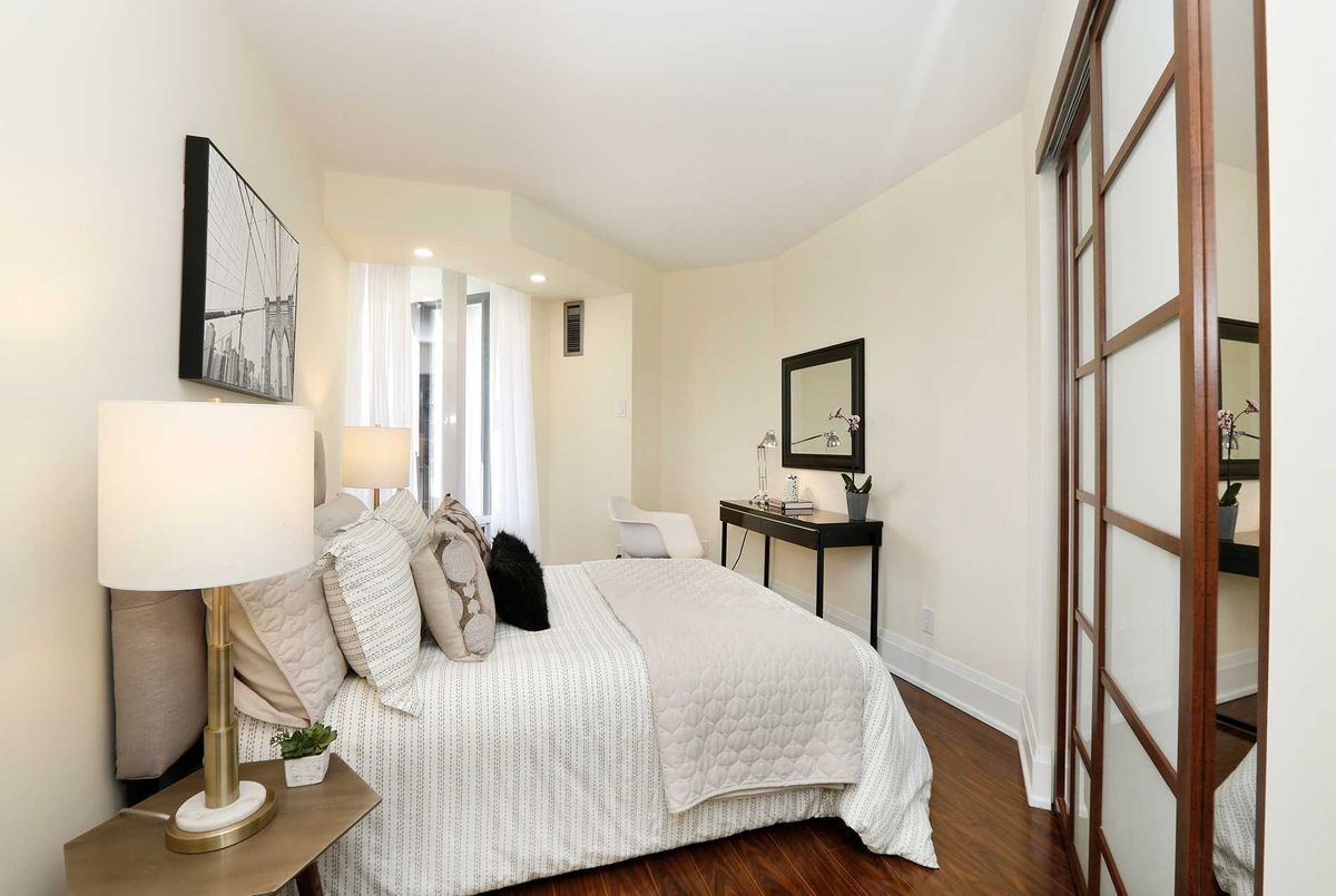614-1121 Steeles Ave W 614-1121 Steeles Ave W Toronto