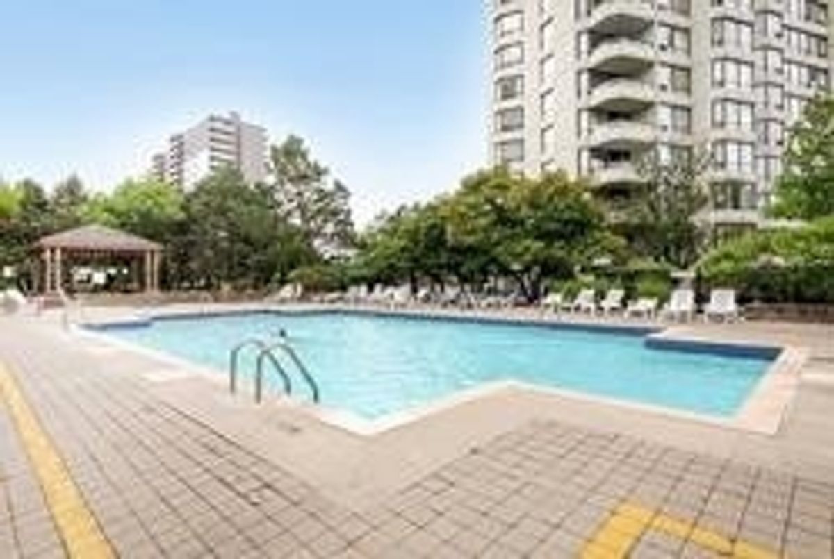 614-1121 Steeles Ave W 614-1121 Steeles Ave W Toronto