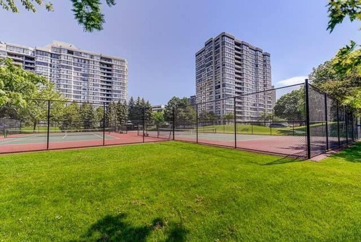 614-1121 Steeles Ave W 614-1121 Steeles Ave W Toronto