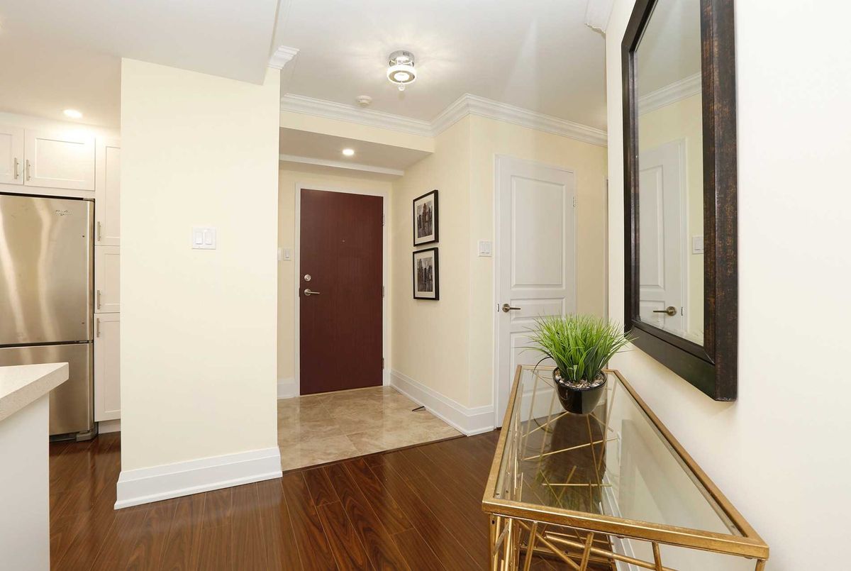 614-1121 Steeles Ave W 614-1121 Steeles Ave W Toronto