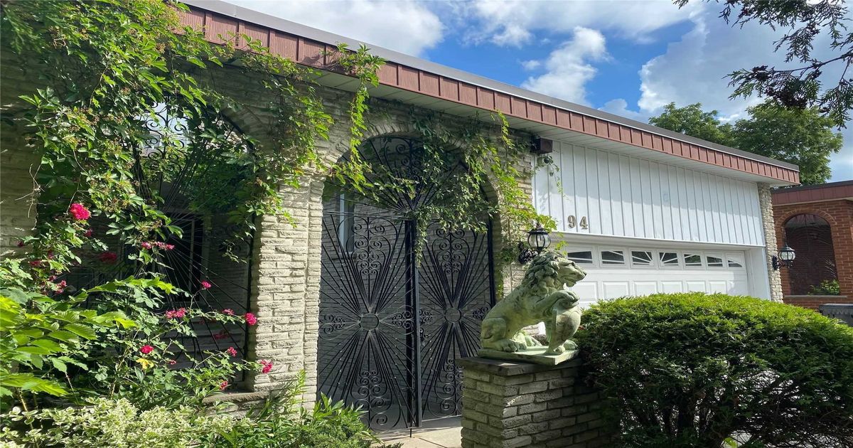 94 Charlton Blvd Toronto