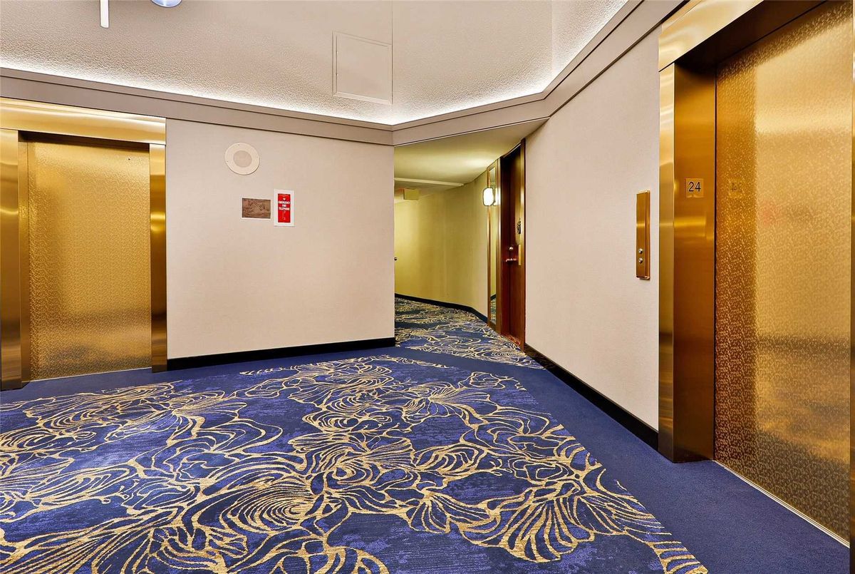 2435-33 Harbour Sq W 2435-33 Harbour Sq W Toronto
