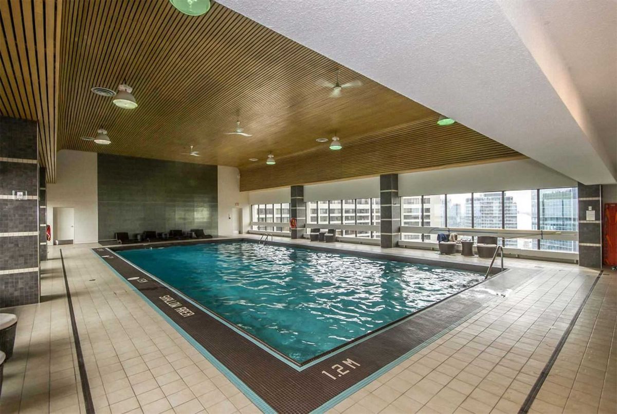 2435-33 Harbour Sq W 2435-33 Harbour Sq W Toronto