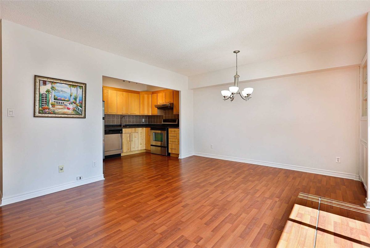 2435-33 Harbour Sq W 2435-33 Harbour Sq W Toronto