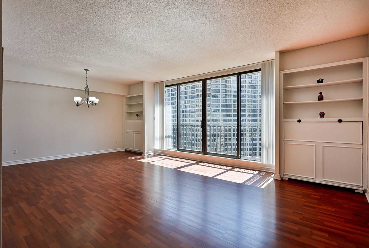 2435-33 Harbour Sq W 2435-33 Harbour Sq W Toronto