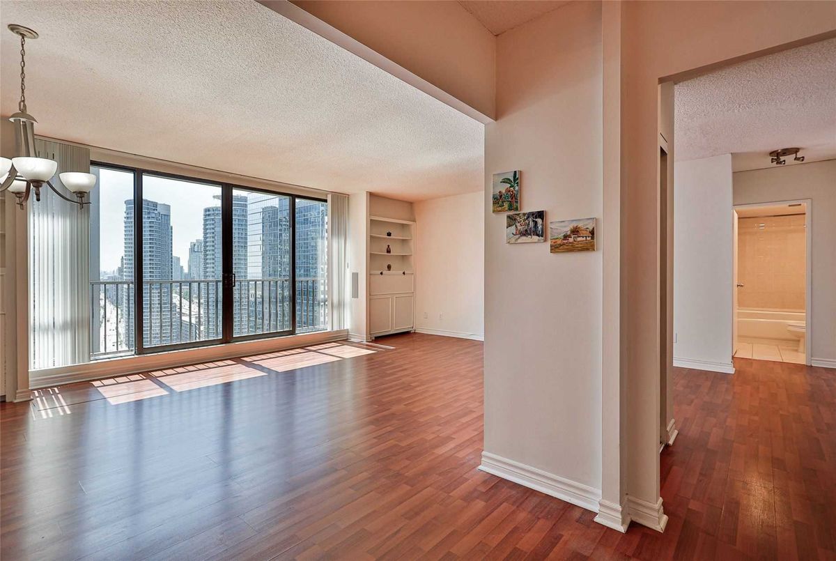 2435-33 Harbour Sq W 2435-33 Harbour Sq W Toronto