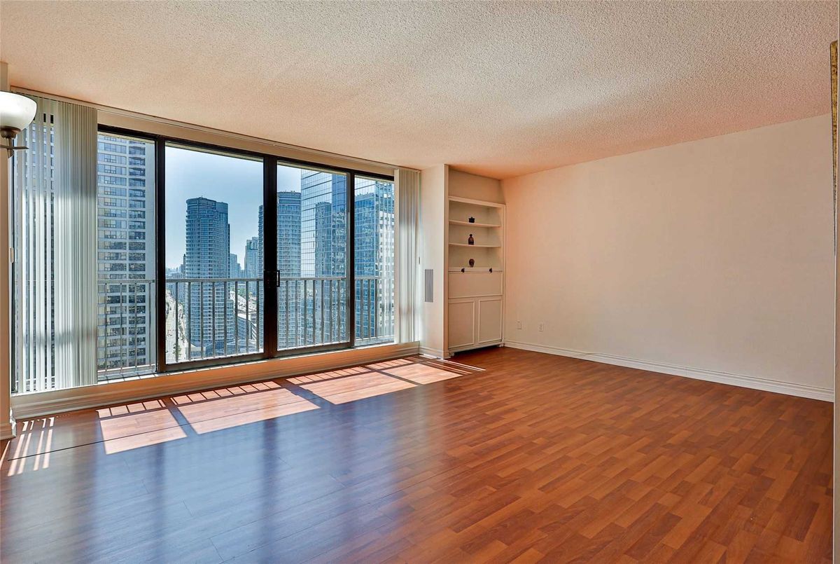 2435-33 Harbour Sq W 2435-33 Harbour Sq W Toronto