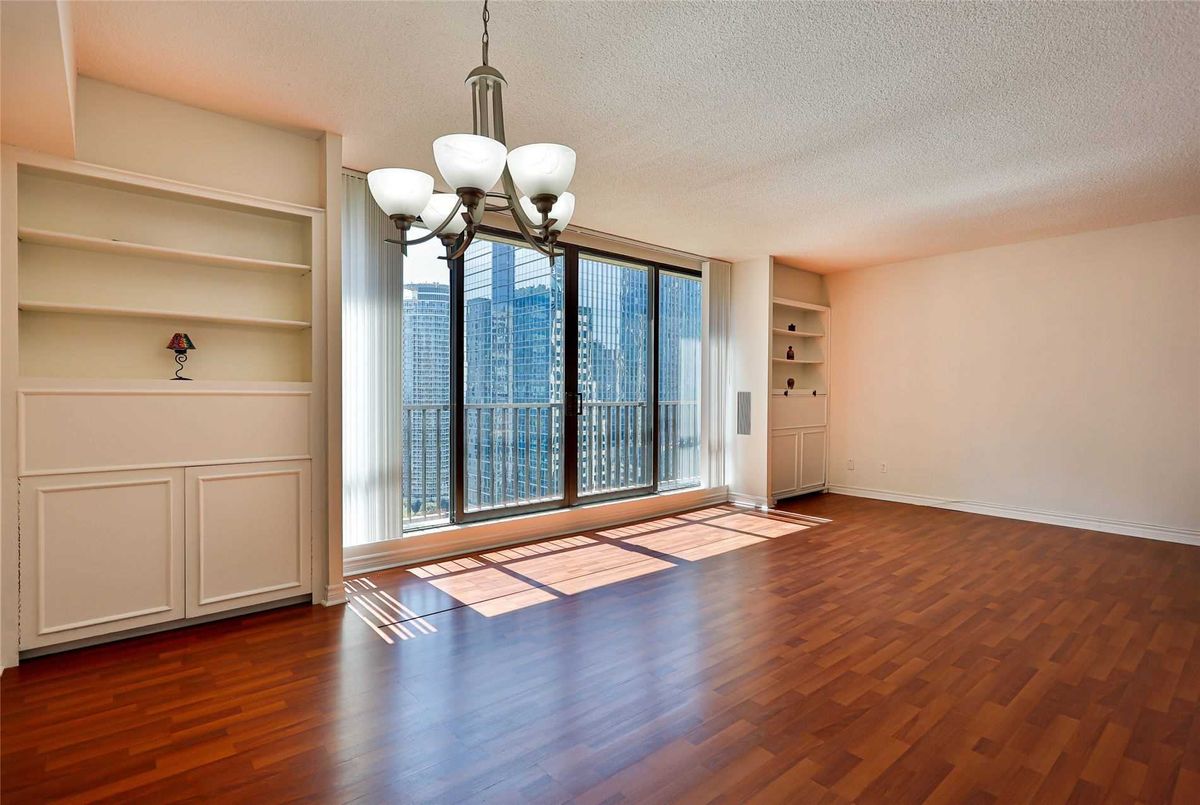 2435-33 Harbour Sq W 2435-33 Harbour Sq W Toronto