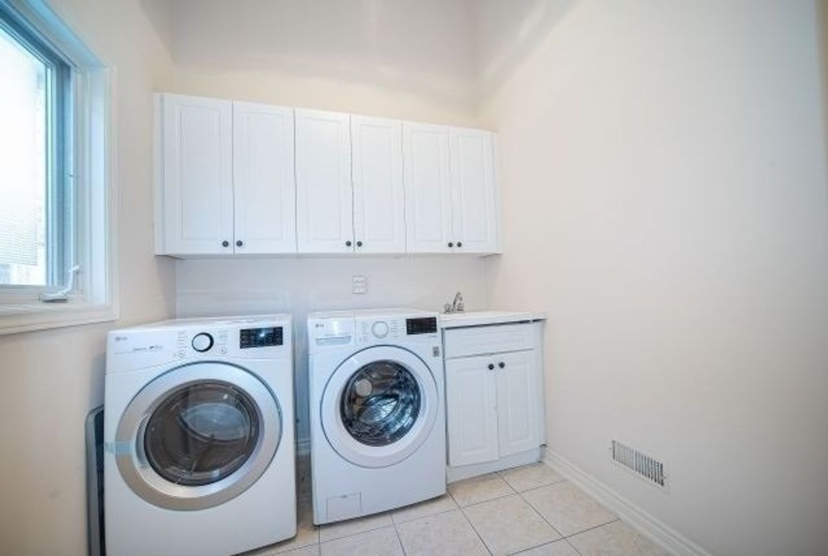 116 Wedgewood Dr 116 Wedgewood Dr Toronto