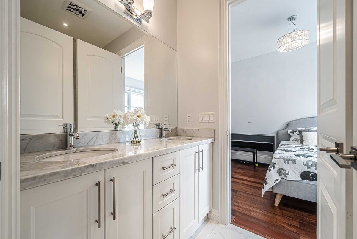 56 Donlea Dr 56 Donlea Dr Toronto