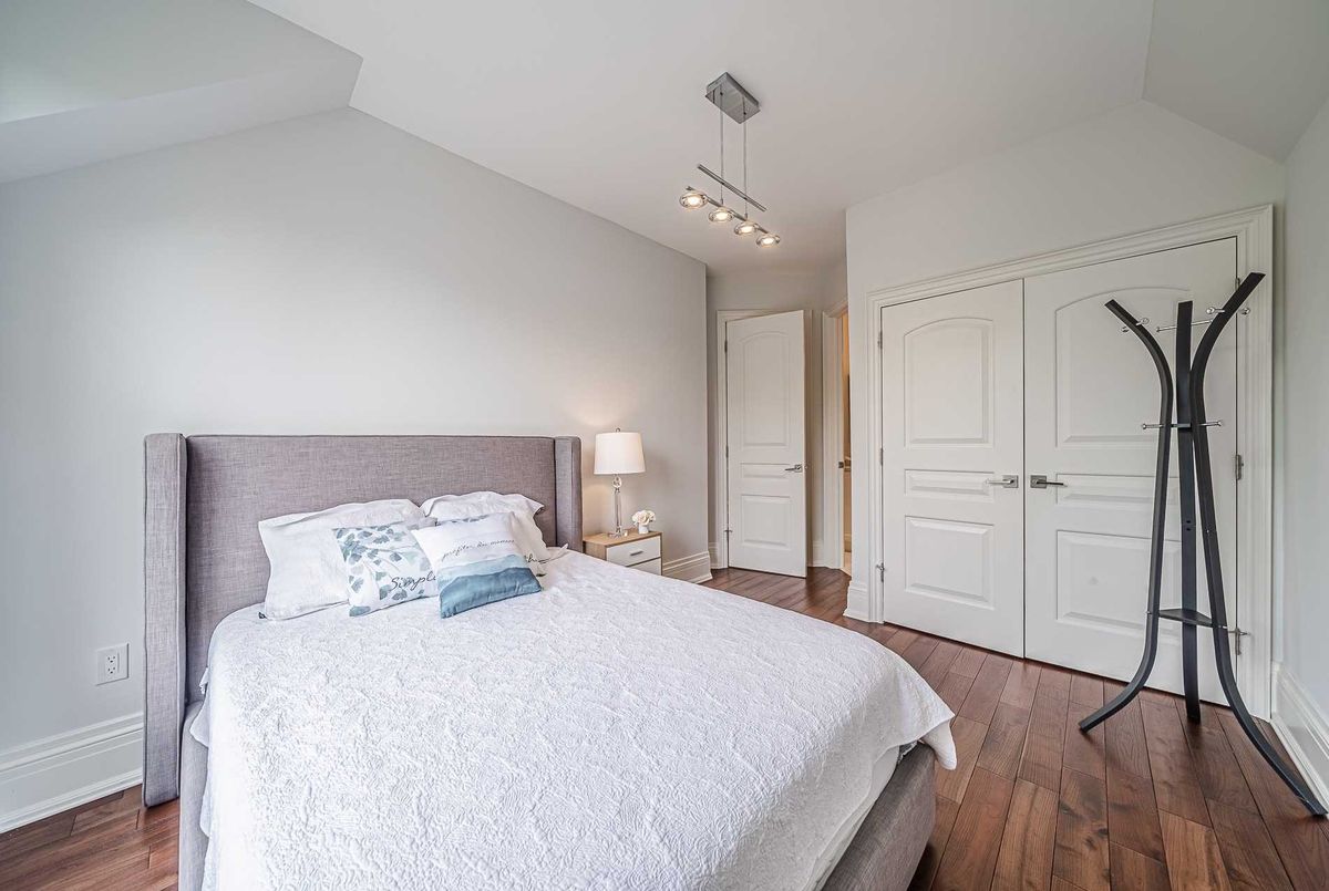 56 Donlea Dr 56 Donlea Dr Toronto