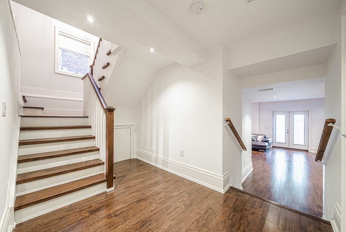 56 Donlea Dr 56 Donlea Dr Toronto