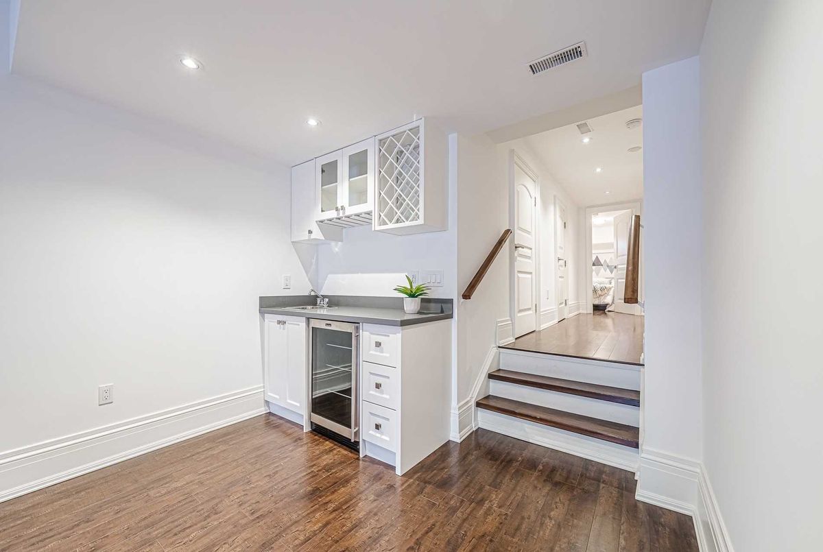 56 Donlea Dr 56 Donlea Dr Toronto
