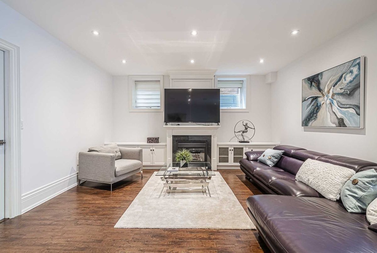 56 Donlea Dr 56 Donlea Dr Toronto