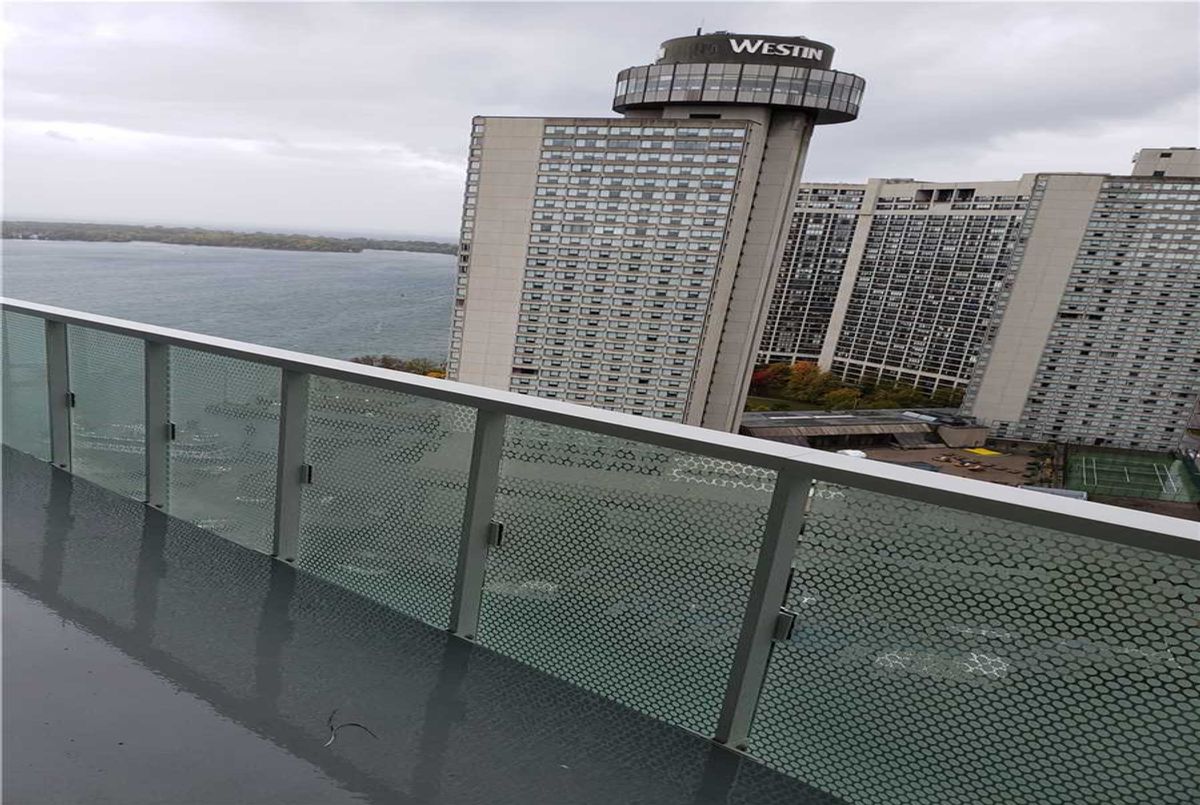 2405-15 Queens Quay E 2405-15 Queens Quay E Toronto