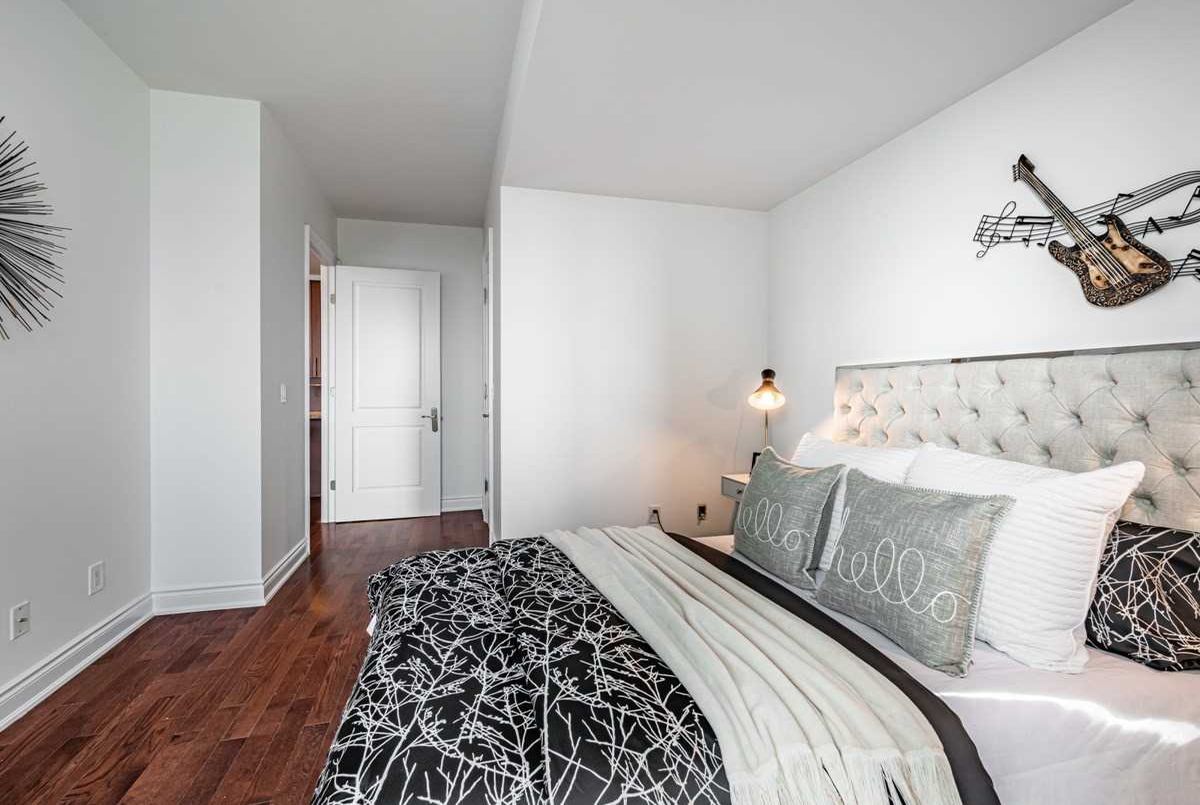 4403-761 Bay St 4403-761 Bay St Toronto