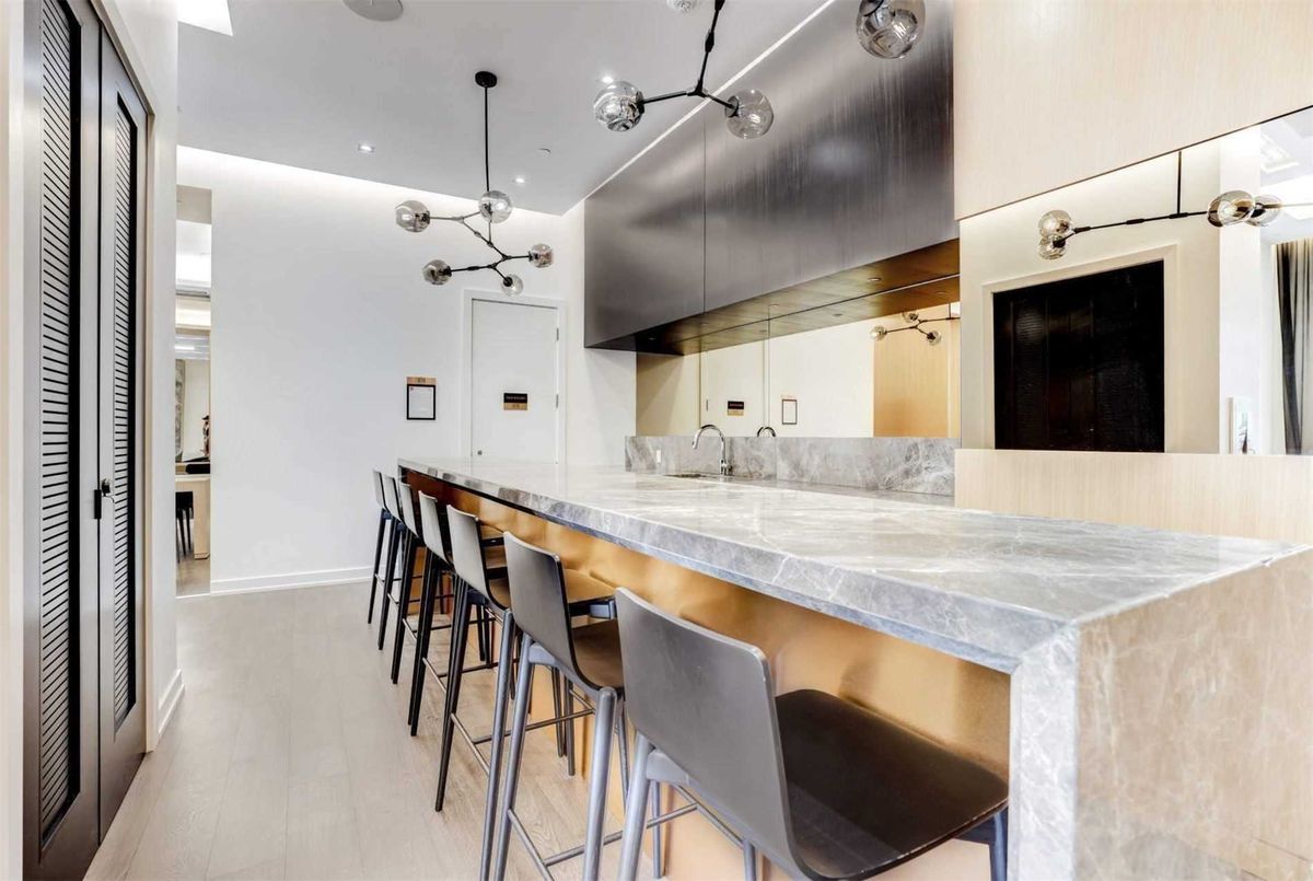 2104-101 Erskine Ave 2104-101 Erskine Ave Toronto