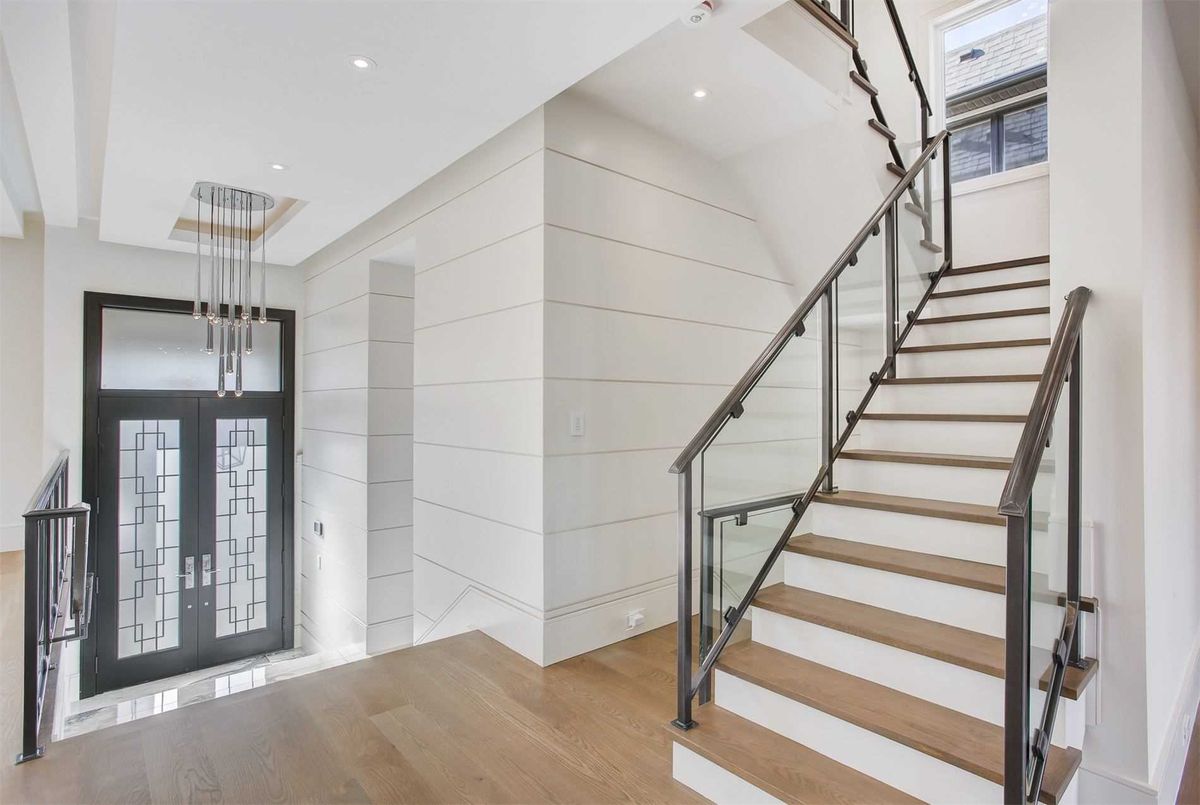 362B Greenfield Ave 362B Greenfield Ave Toronto