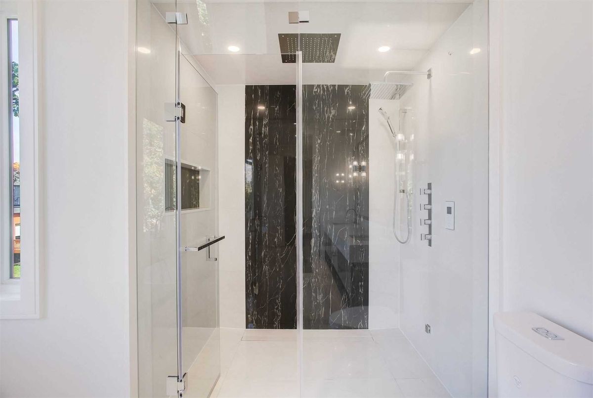 362B Greenfield Ave 362B Greenfield Ave Toronto