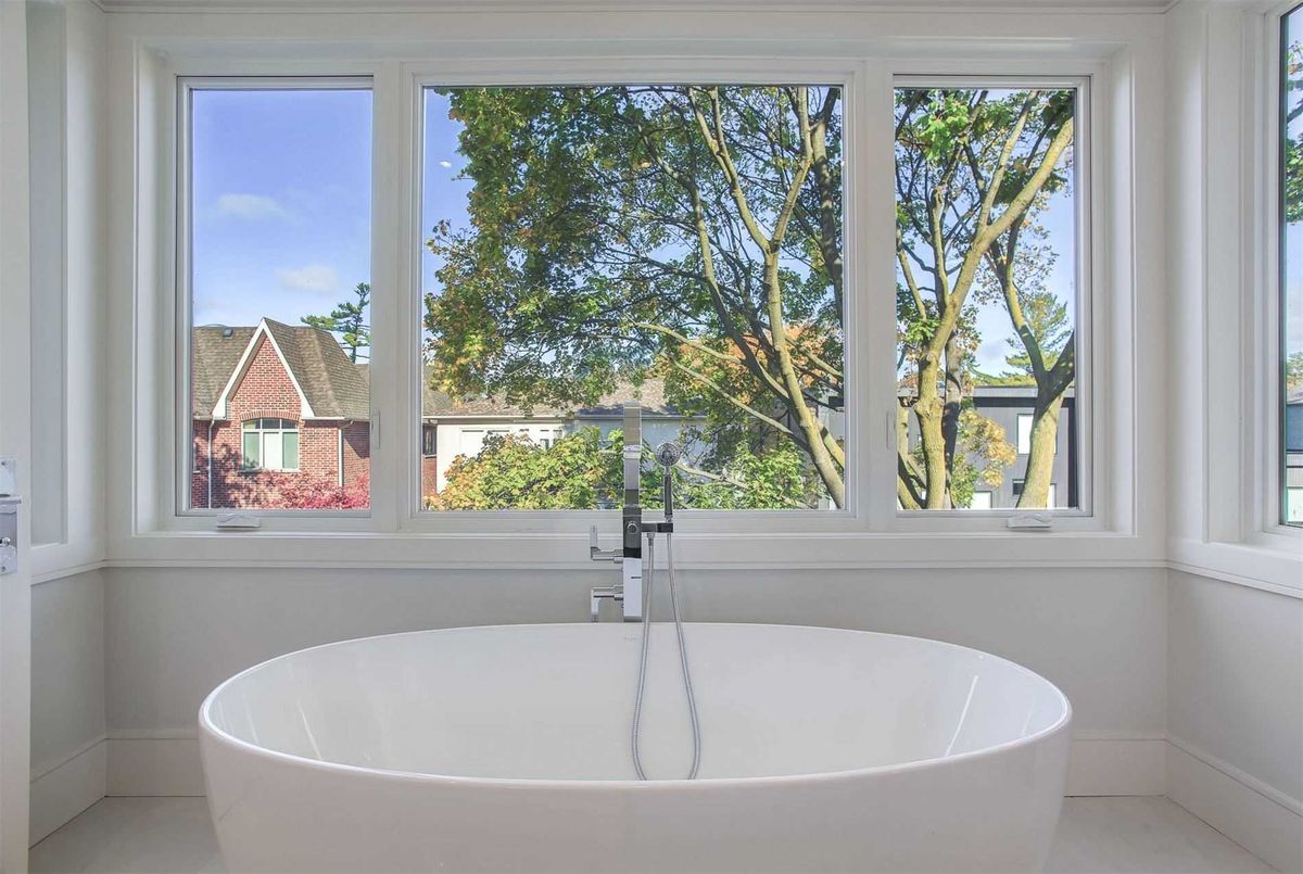 362B Greenfield Ave 362B Greenfield Ave Toronto