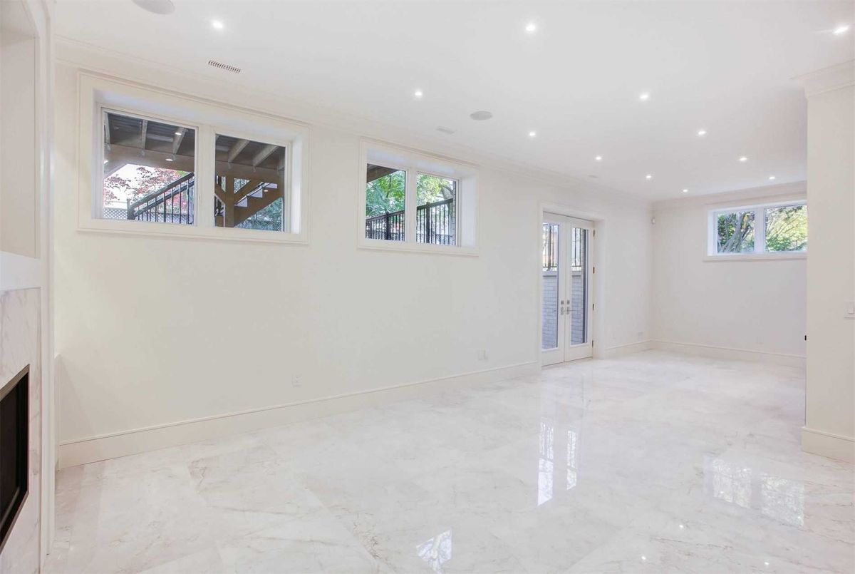 362B Greenfield Ave 362B Greenfield Ave Toronto