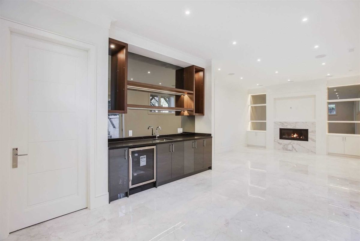 362B Greenfield Ave 362B Greenfield Ave Toronto