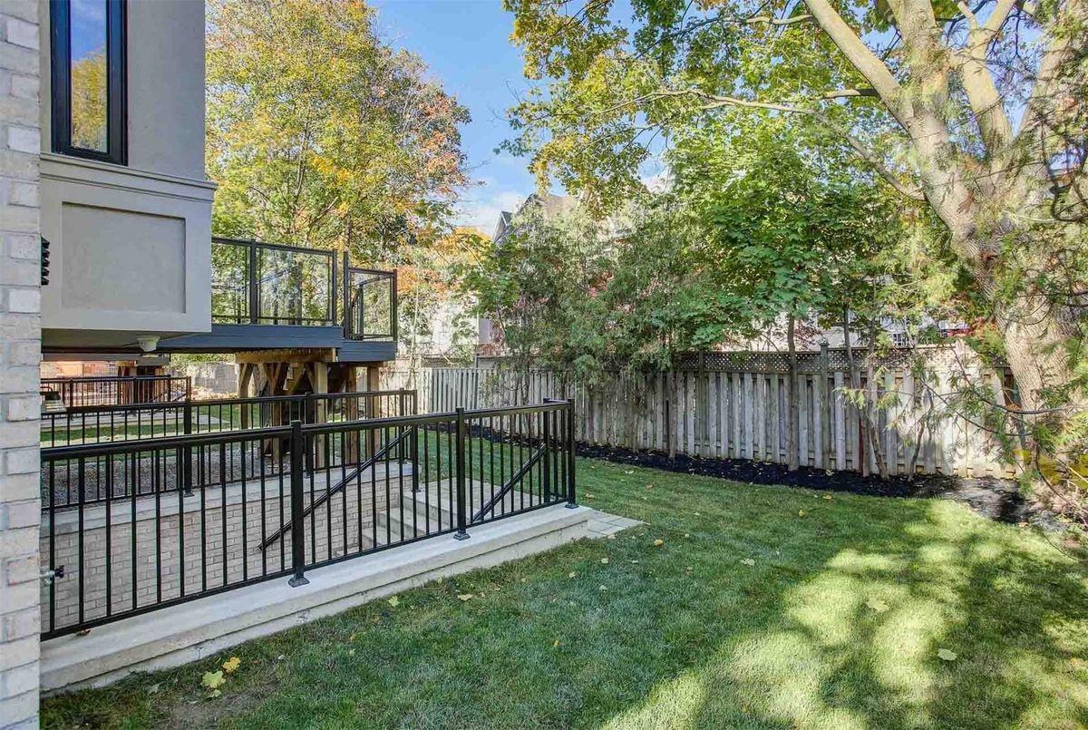362B Greenfield Ave 362B Greenfield Ave Toronto