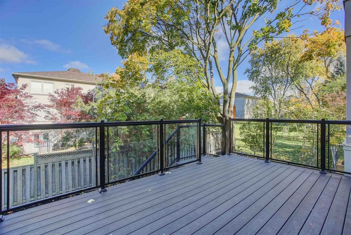 362B Greenfield Ave 362B Greenfield Ave Toronto