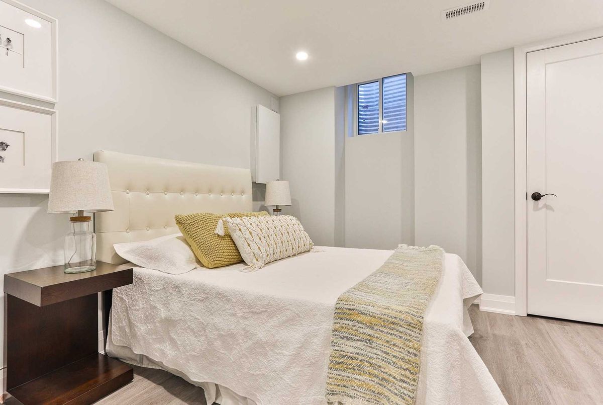 77 Foxley St 77 Foxley St Toronto