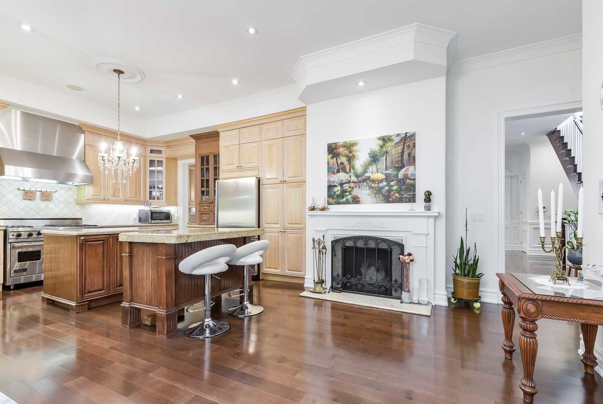 4 Ivor Rd 4 Ivor Rd Toronto