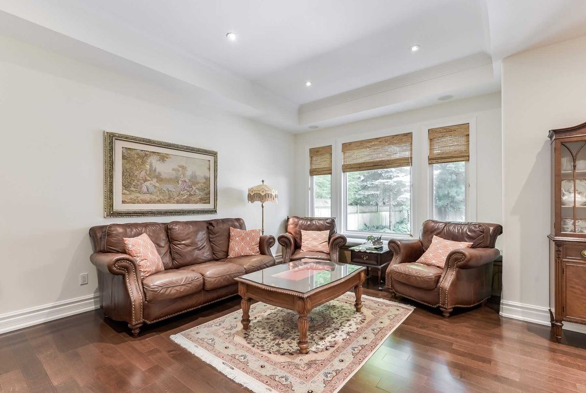 4 Ivor Rd 4 Ivor Rd Toronto