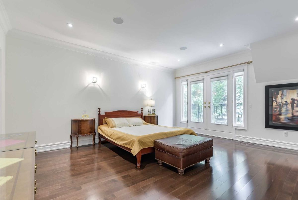 4 Ivor Rd 4 Ivor Rd Toronto