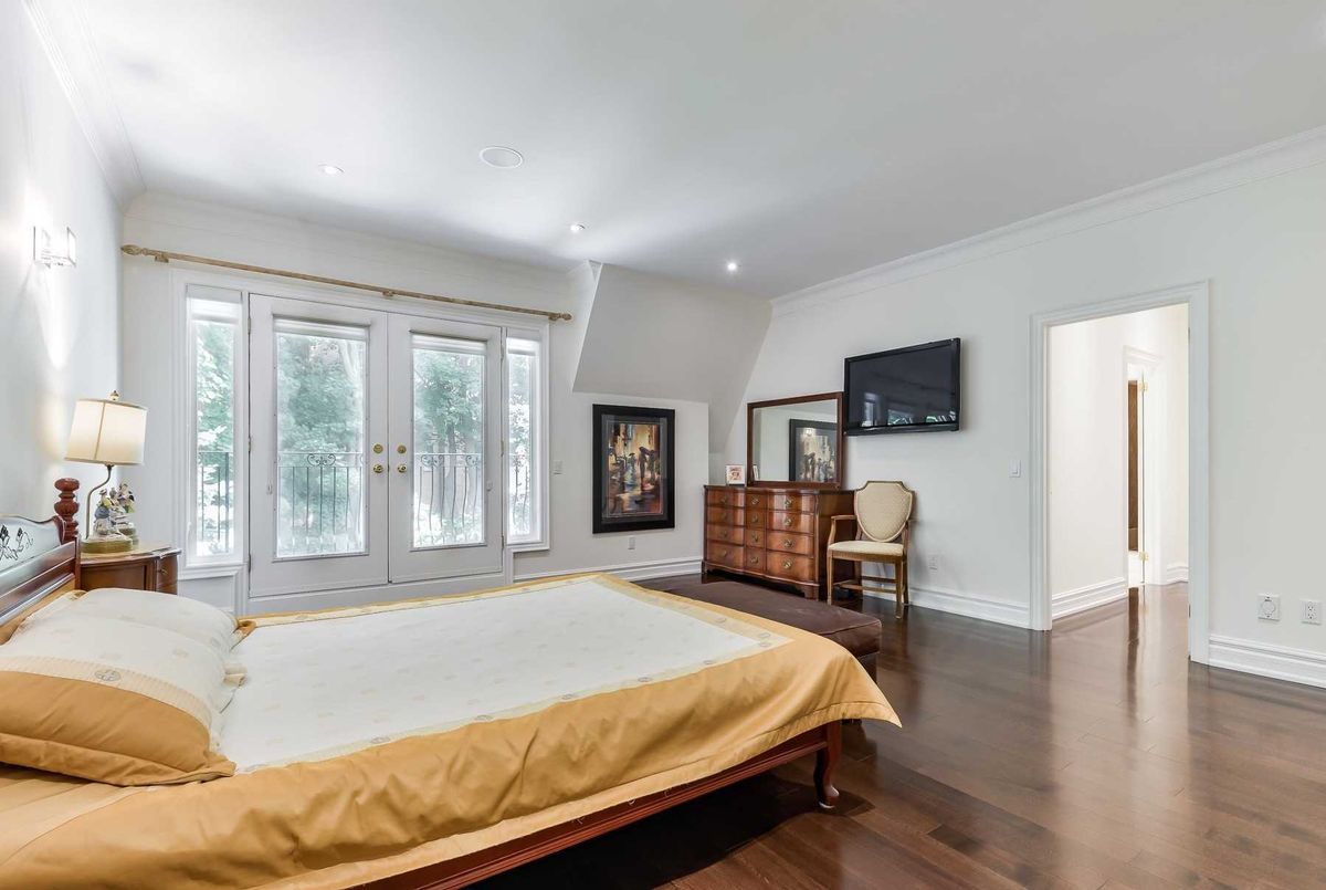 4 Ivor Rd 4 Ivor Rd Toronto