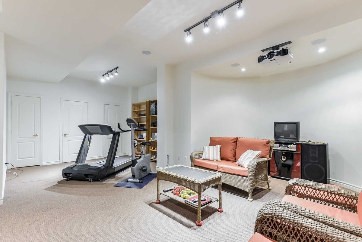 4 Ivor Rd 4 Ivor Rd Toronto