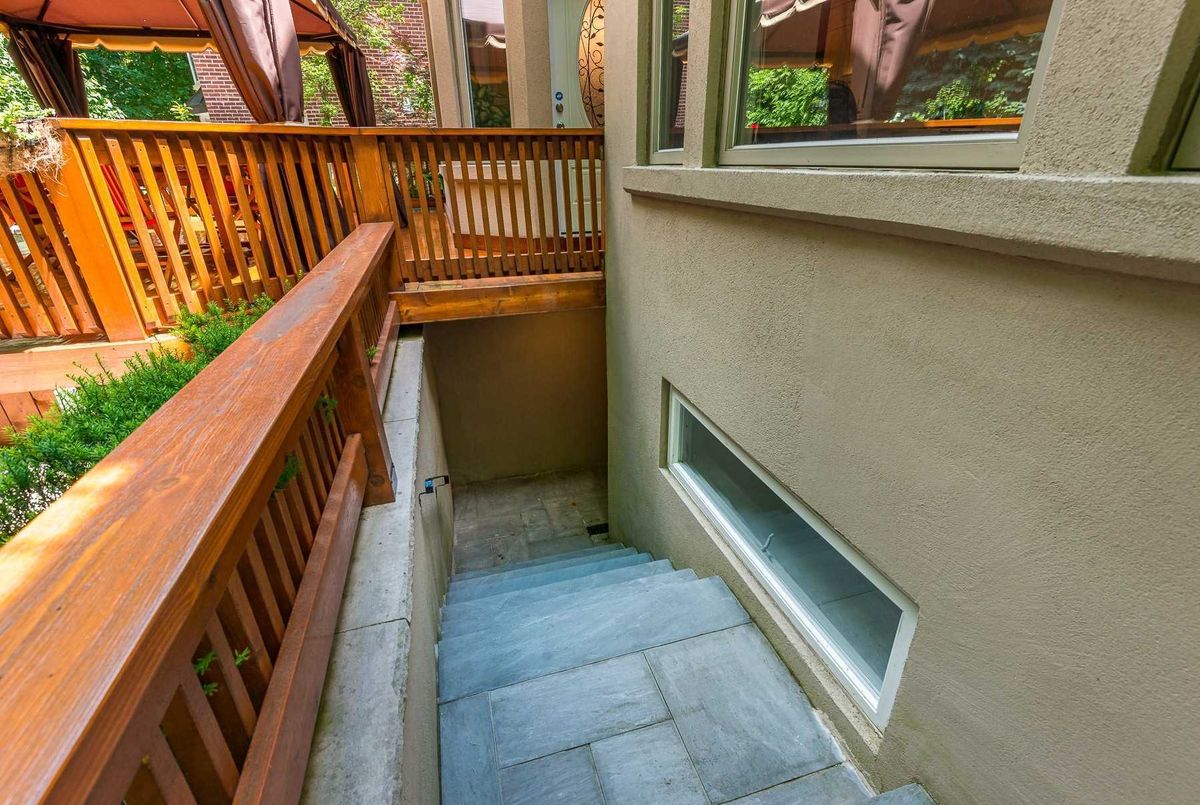 4 Ivor Rd 4 Ivor Rd Toronto